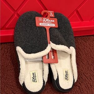 Luxe Women's Memory Foam Slippers - Black and Cream